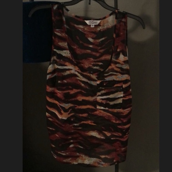 Clothes - Picture 5 of 8